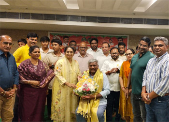 A dinner was graciously hosted by Smt. Narmada Jonnalagadda at Manjeera on September 8, 2026, in honor of the Global NRI community. On this occasion, Hon'ble Minister Smt. Savita Garu felicitated Shri Komati Jayaram.