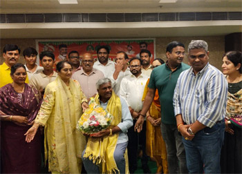A dinner was graciously hosted by Smt. Narmada Jonnalagadda at Manjeera on September 8, 2026, in honor of the Global NRI community. On this occasion, Hon'ble Minister Smt. Savita Garu felicitated Shri Komati Jayaram.