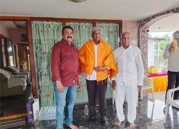 Shri Komati Jayram Garu was invited as the Chief Guest and participated in the programme organized by Shri Movva Praveen, an NRI from Detroit, Michigan, in memory of his late father, Shri Movva Raghava Rao Garu on 13 th Aug 26. Along with Denduluru MLA Shri Chintamaneni Prabhakar and Gudivada MLA Shri Venigalla Ramu, he participated in the distribution of scholarships at Humanjunction ZP High School and also inaugurated a bus shelter sponsored in memory of Shri Movva Raghava Rao Garu.