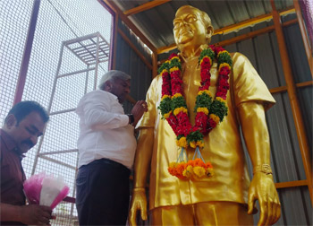 Shri Komati Jayram Garu was invited as the Chief Guest and participated in the programme organized by Shri Movva Praveen, an NRI from Detroit, Michigan, in memory of his late father, Shri Movva Raghava Rao Garu on 13 th Aug 26. Along with Denduluru MLA Shri Chintamaneni Prabhakar and Gudivada MLA Shri Venigalla Ramu, he participated in the distribution of scholarships at Humanjunction ZP High School and also inaugurated a bus shelter sponsored in memory of Shri Movva Raghava Rao Garu.
